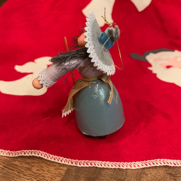 Witch ornament - Picture 2 of 5